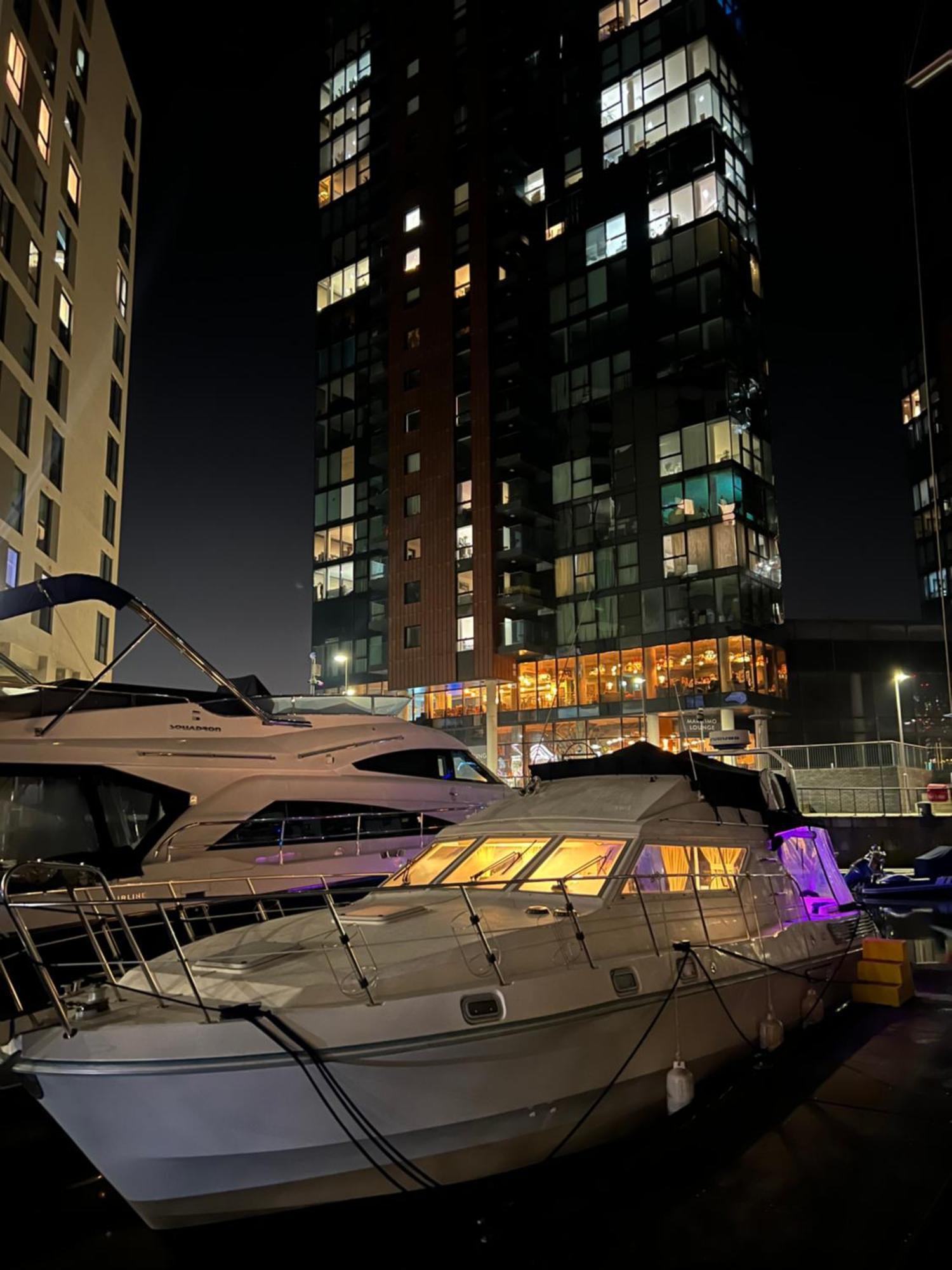Luxury 40 Foot Yacht On 5 Star Ocean Village Marina Southampton - Minutes Away From City Centre And Cruise Terminals - Free Parking Included Exterior foto