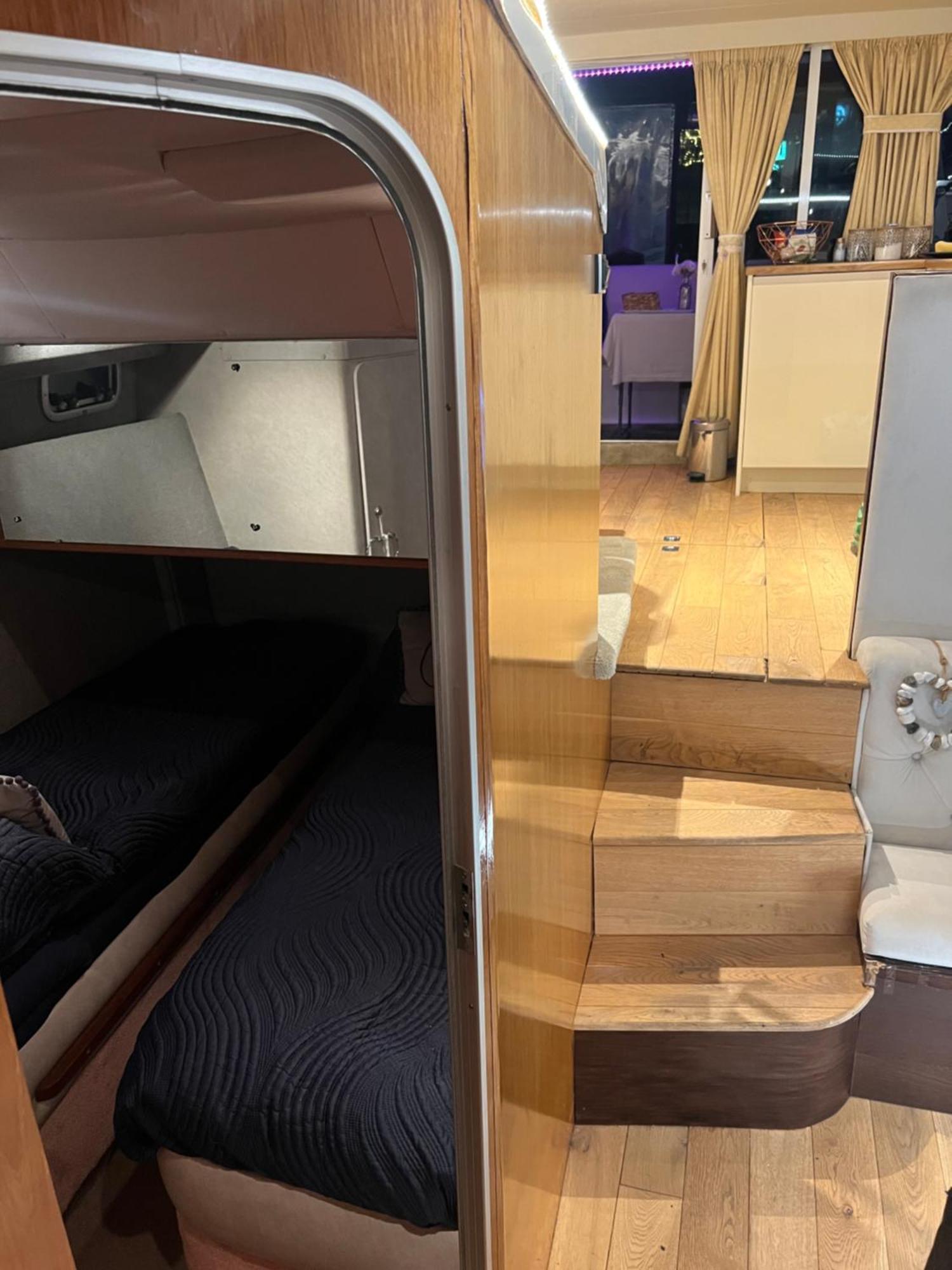 Luxury 40 Foot Yacht On 5 Star Ocean Village Marina Southampton - Minutes Away From City Centre And Cruise Terminals - Free Parking Included Exterior foto